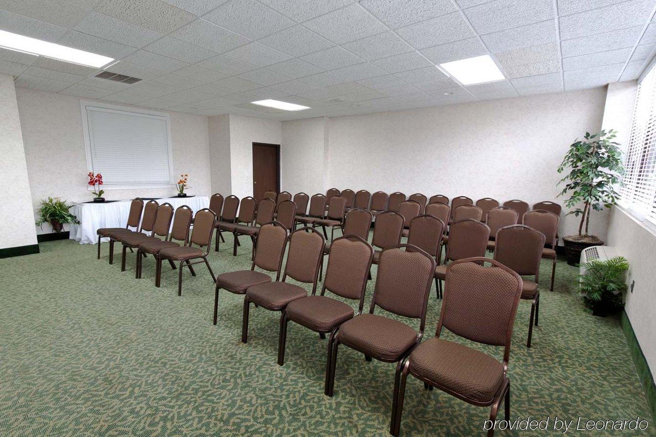 Doubletree By Hilton Clarksville Riverview Affari foto