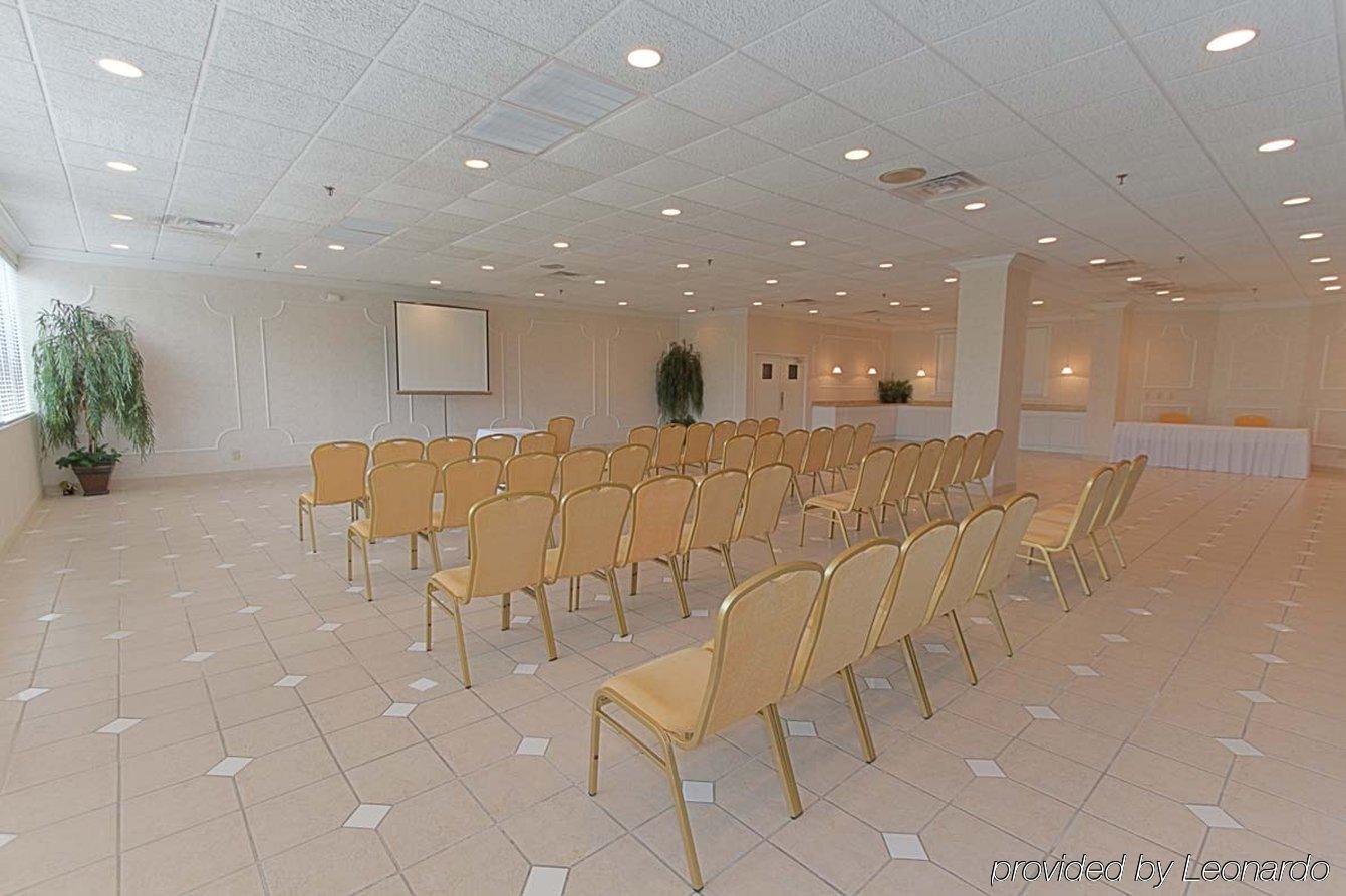 Doubletree By Hilton Clarksville Riverview Affari foto