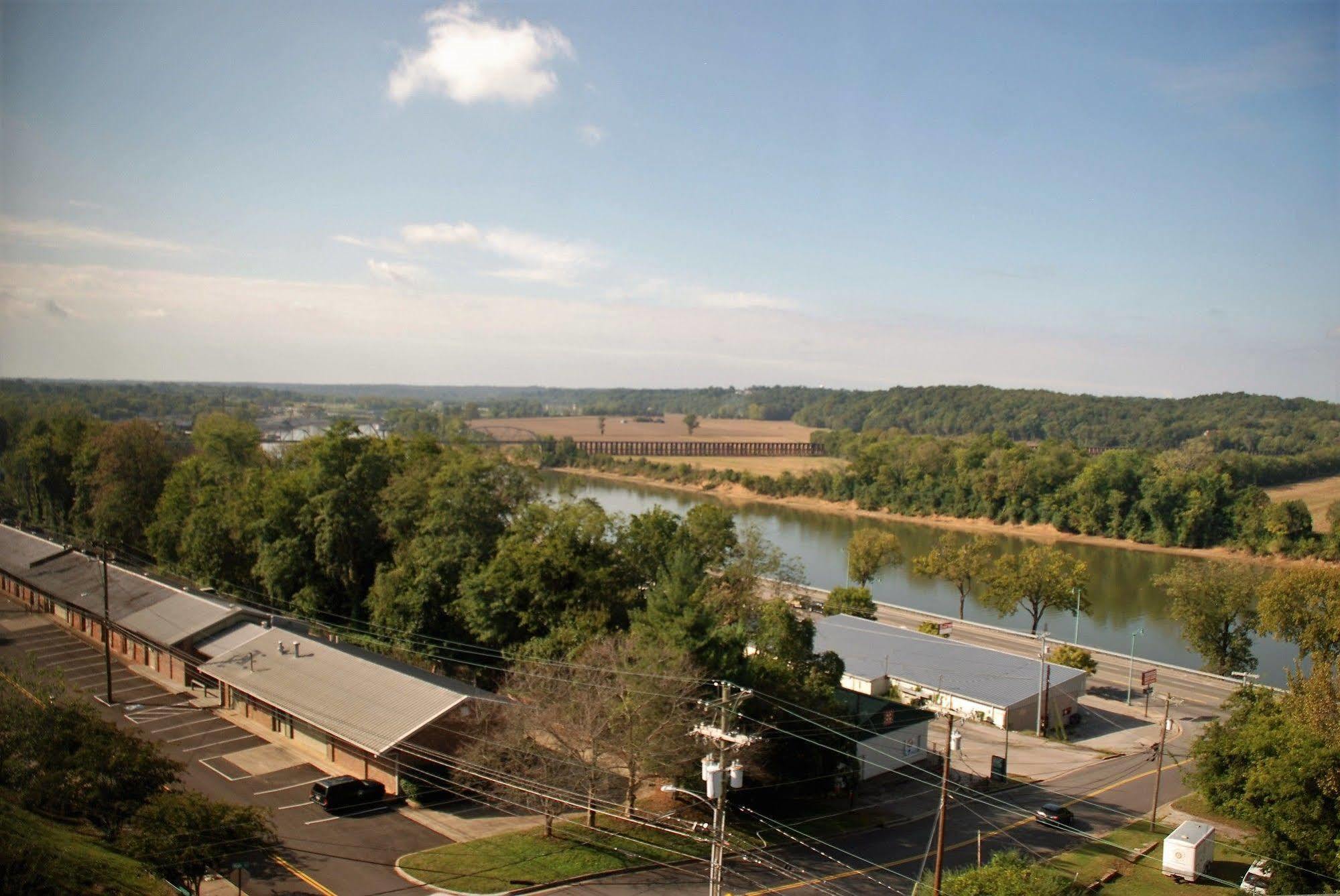Doubletree By Hilton Clarksville Riverview Esterno foto