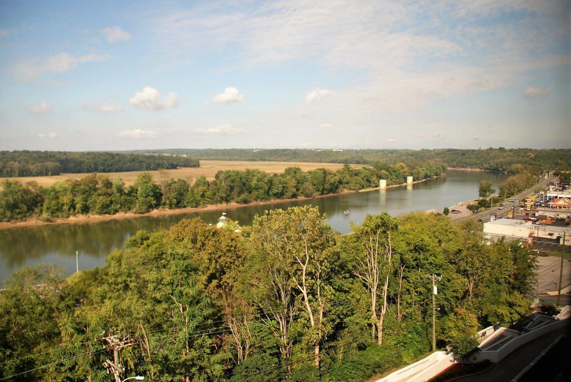 Doubletree By Hilton Clarksville Riverview Esterno foto