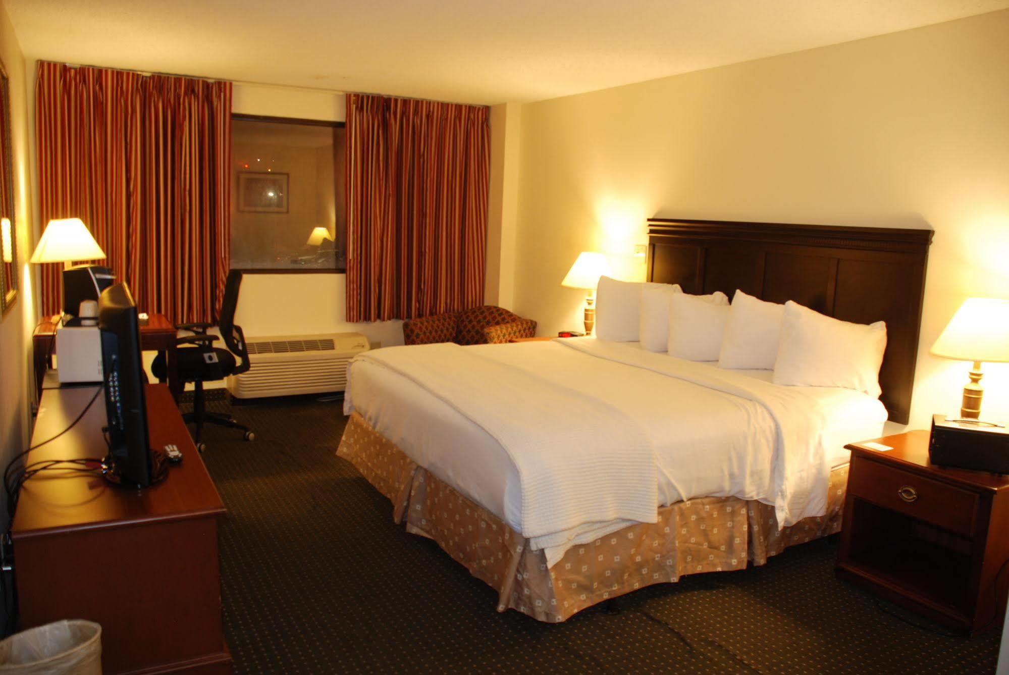 Doubletree By Hilton Clarksville Riverview Esterno foto