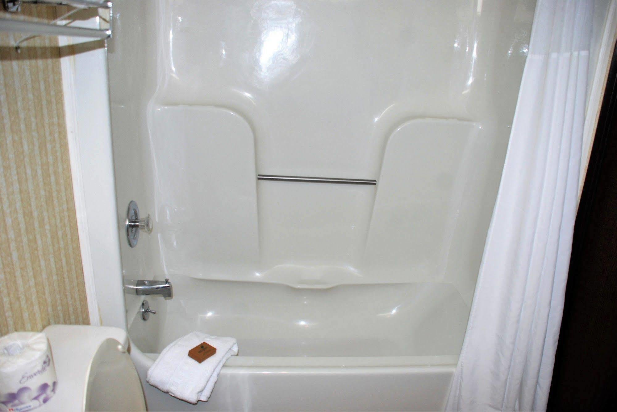 Doubletree By Hilton Clarksville Riverview Esterno foto