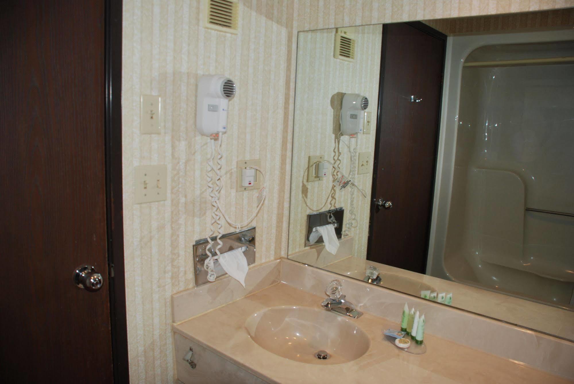 Doubletree By Hilton Clarksville Riverview Esterno foto