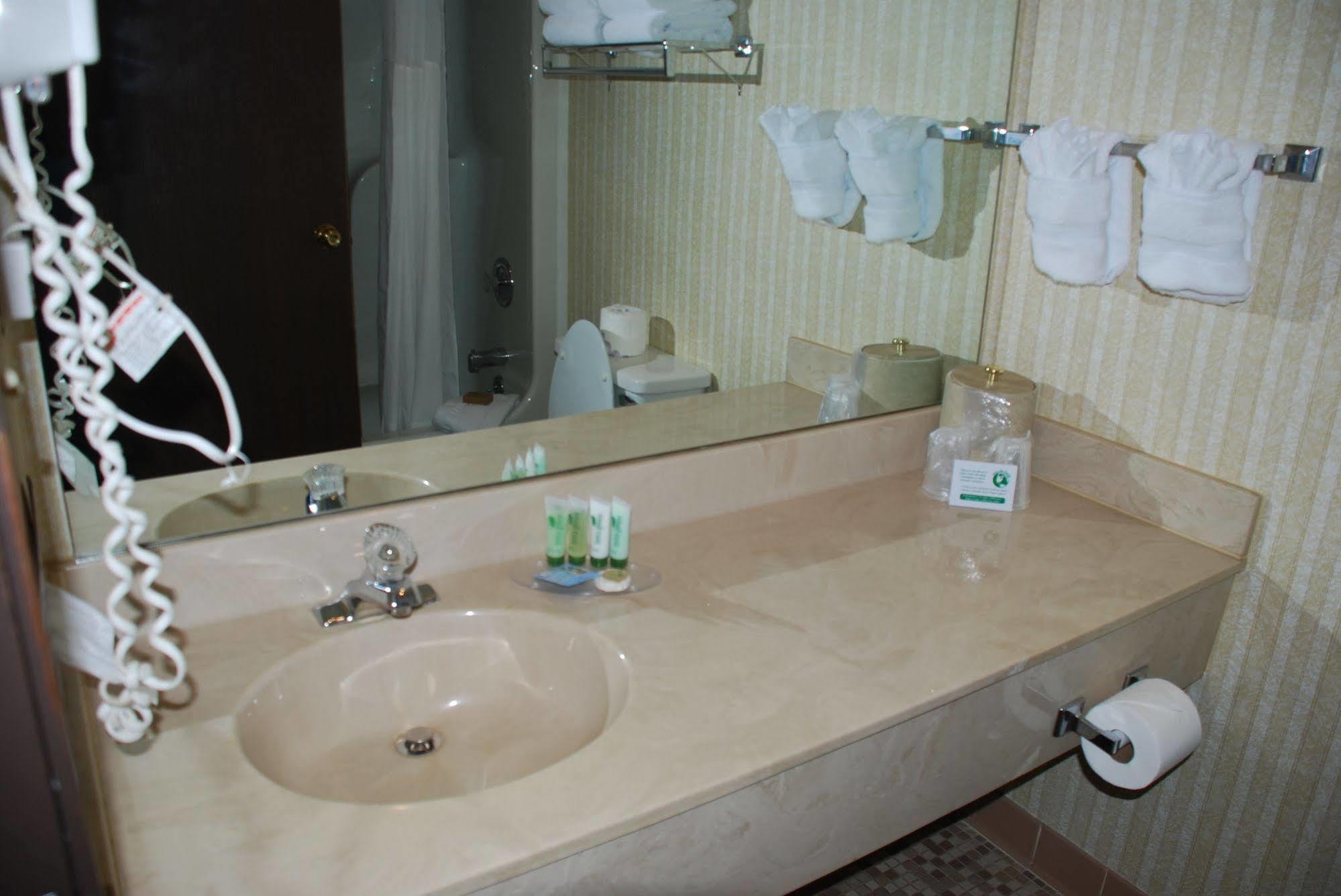 Doubletree By Hilton Clarksville Riverview Esterno foto